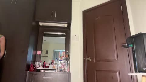 Angela online show from March 4, 2025, 6:15 am