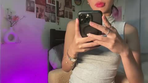 Angela online show from September 28, 2025, 1:05 pm