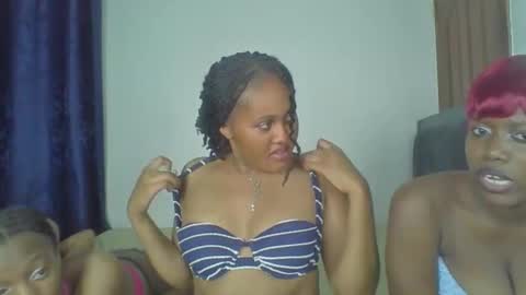 Snapshot of exotic_cutiee chatting on April 18, 2026, 10:32 pm exotic_cutiee online show from April 18, 2026, 10:32 pm
