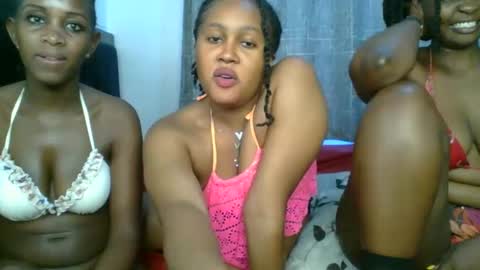 Snapshot of exotic_cutiee chatting on April 22, 2026, 3:02 pm exotic_cutiee online show from April 22, 2026, 3:02 pm