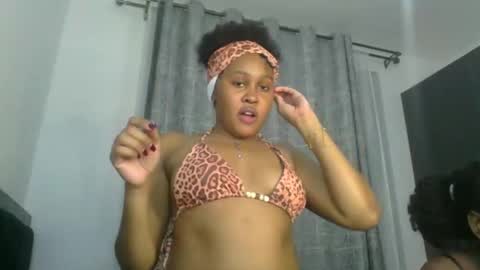 Snapshot of exotic_cutiee chatting on May 8, 2026, 11:43 pm exotic_cutiee online show from May 8, 2026, 11:43 pm