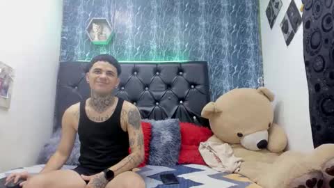 Snapshot of exotichot_couple chatting on November 9, 2025, 7:45 pm exotichot_couple online show from November 9, 2025, 7:45 pm