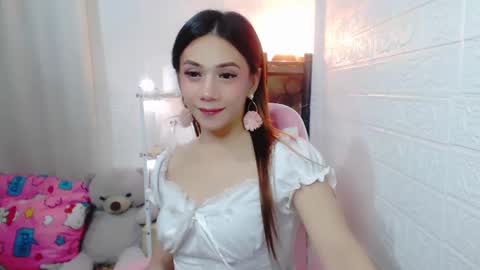Snapshot of exotictssavie chatting on December 6, 2024, 6:28 pm exotictssavie online show from December 6, 2024, 6:28 pm