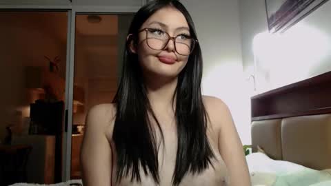 Snapshot of expensive_candyx chatting on December 21, 2025, 2:02 pm Candy online show from December 21, 2025, 2:02 pm