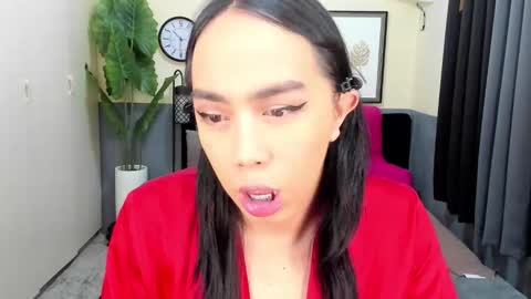 Suki online show from December 14, 2025, 5:29 pm