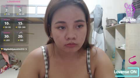 Snapshot of expnsivelj chatting on April 4, 2026, 9:51 am expnsivelj online show from April 4, 2026, 9:51 am