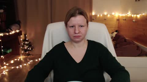 Crystal online show from January 3, 2025, 8:32 pm