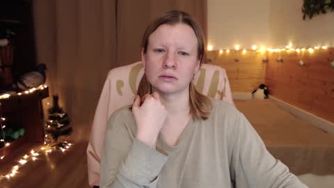 Crystal online show from February 3, 2025, 7:31 pm