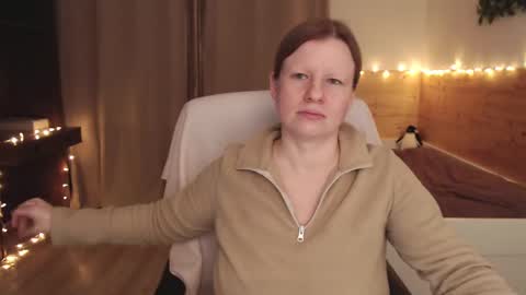 Crystal online show from March 11, 2025, 9:48 pm