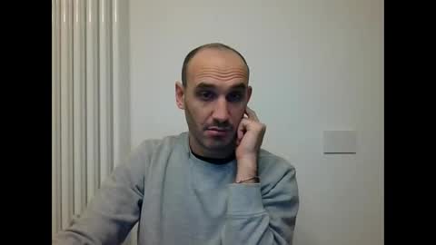 Snapshot of extr0 chatting on December 13, 2025, 9:53 pm Extro online show from December 13, 2025, 9:53 pm