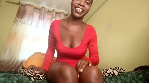 Snapshot of extra_pound chatting on October 29, 2025, 7:43 am Nina online show from October 29, 2025, 7:43 am