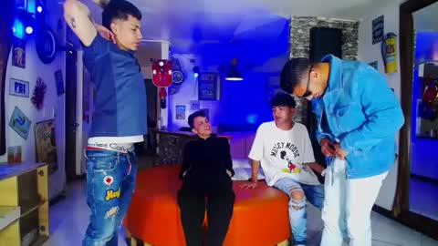 extrangers online show from January 9, 2025, 12:09 pm