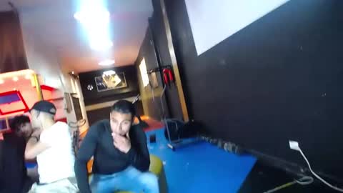 extrangers online show from March 3, 2025, 12:05 pm