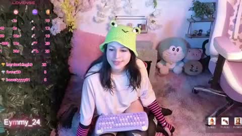 eymmy_24 online show from July 5, 2026, 4:19 am