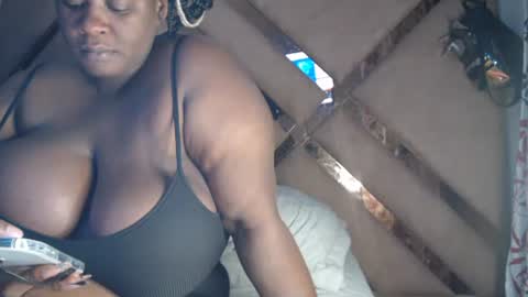 Snapshot of eyshaexotii chatting on September 17, 2025, 12:45 am eyshaexotii online show from September 17, 2025, 12:45 am