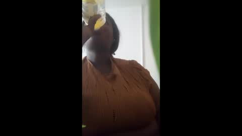 Snapshot of eyshaexotii chatting on December 14, 2025, 4:45 pm eyshaexotii online show from December 14, 2025, 4:45 pm