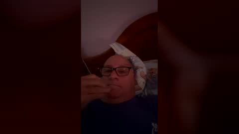 Snapshot of ez2do4u chatting on December 18, 2025, 9:15 am ez2do4u online show from December 18, 2025, 9:15 am