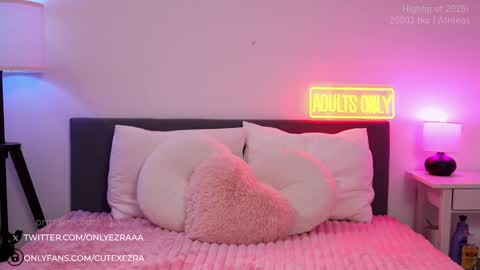 Snapshot of ezra chatting on October 1, 2025, 9:43 pm Ezra online show from October 1, 2025, 9:43 pm