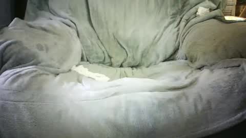 Snapshot of ezyleigh chatting on January 16, 2025, 6:56 am Grant something something something something something online show from January 16, 2025, 6:56 am