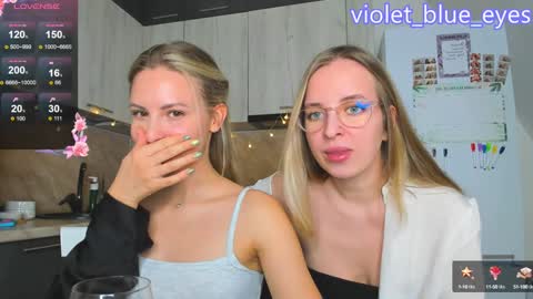 Snapshot of f1oraa chatting on December 7, 2024, 1:07 pm  if you dont have fansly account yet use this link to registration    online show from December 7, 2024, 1:07 pm