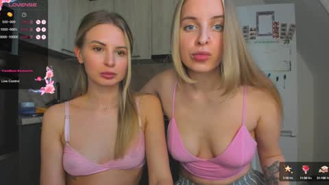 Snapshot of f1oraa chatting on February 4, 2025, 1:38 pm  if you dont have fansly account yet use this link to registration    online show from February 4, 2025, 1:38 pm