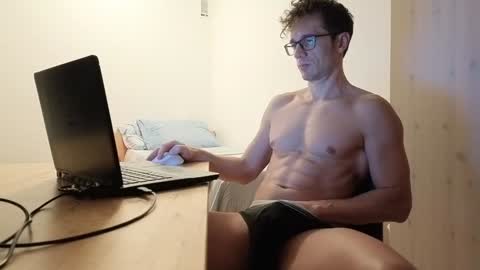 Mick online show from December 1, 2024, 5:57 pm