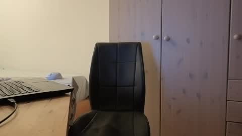 Mick online show from December 5, 2024, 8:44 pm