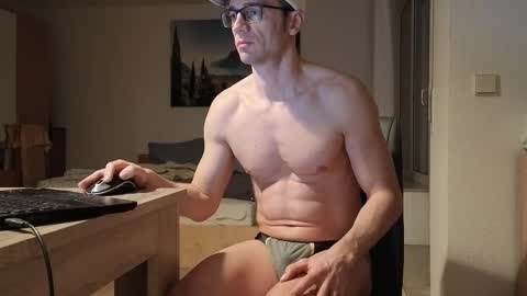 Mick online show from March 4, 2025, 6:37 am