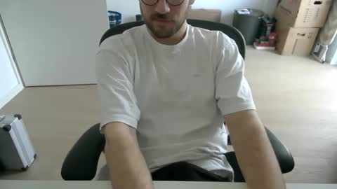 Snapshot of fabian_196 chatting on March 6, 2026, 7:16 am Call me bitch online show from March 6, 2026, 7:16 am