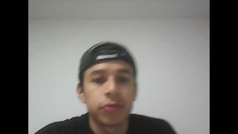 R online show from October 28, 2025, 6:32 pm