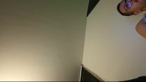 fabistrubis online show from December 17, 2025, 5:24 am