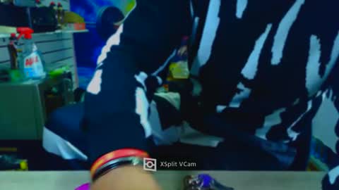 fabxxxl online show from December 20, 2025, 9:38 am