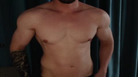 facelessmuscle online show from July 22, 2026, 9:50 pm