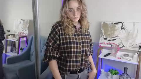 Snapshot of faecavaness chatting on November 8, 2025, 7:19 am faecavaness online show from November 8, 2025, 7:19 am