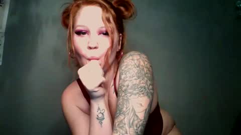 Snapshot of faelynn_rae chatting on October 8, 2025, 3:48 am FaeLynn Rae online show from October 8, 2025, 3:48 am