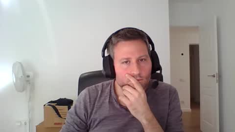 Snapshot of faer_087 chatting on November 5, 2025, 10:37 am faer_087 online show from November 5, 2025, 10:37 am