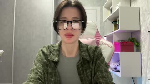 Snapshot of fairy_bloomix chatting on December 15, 2025, 7:40 pm Bloom online show from December 15, 2025, 7:40 pm