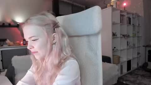 Snapshot of fairy_casey chatting on March 3, 2025, 2:26 am fairy_casey online show from March 3, 2025, 2:26 am