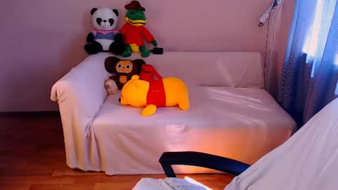 Elli  online show from July 8, 2026, 11:37 am
