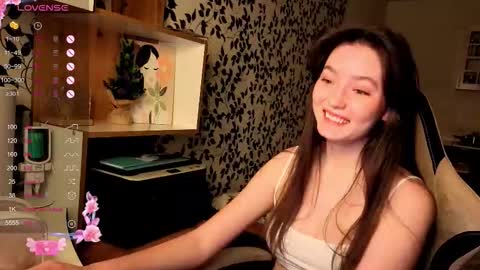 Snapshot of fairy_m00n_ chatting on February 5, 2026, 12:04 am Fairy m00n online show from February 5, 2026, 12:04 am