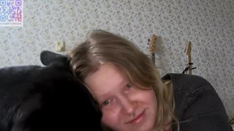 Arisha online show from February 17, 2025, 1:21 pm