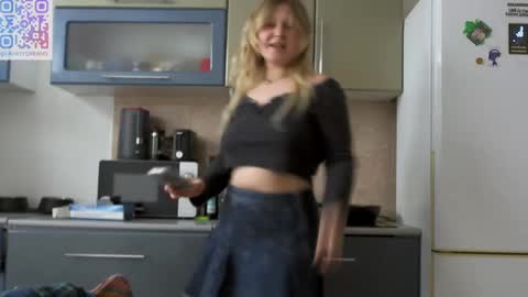 Arisha online show from February 18, 2025, 1:44 pm