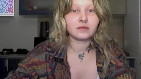 Arisha online show from February 26, 2025, 6:32 pm