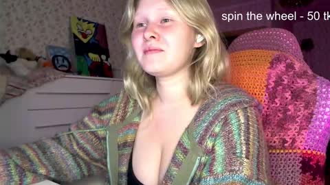 Arisha online show from September 25, 2025, 8:01 pm