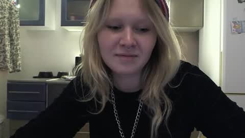 Arisha online show from October 18, 2025, 3:13 pm