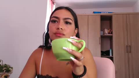 Snapshot of fairylatin chatting on December 6, 2024, 4:38 pm fairylatin online show from December 6, 2024, 4:38 pm