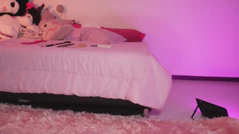 Snapshot of fairyyy1 chatting on November 11, 2025, 3:28 am Sara REMEMBER TO LEAVE A THUMB UP online show from November 11, 2025, 3:28 am