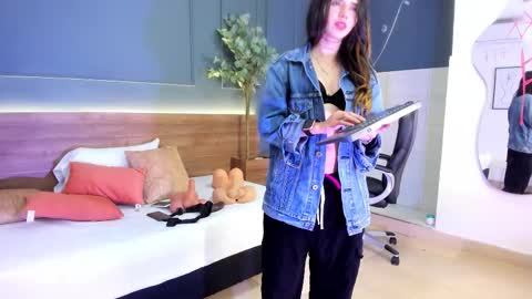 Megan    630  1330 -5 online show from October 21, 2025, 12:44 am