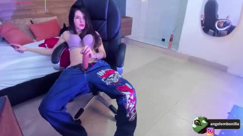 Megan    630  1330 -5 online show from November 13, 2025, 12:37 pm