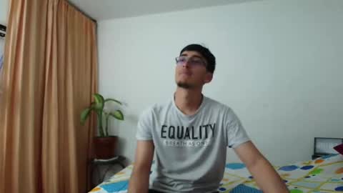 Snapshot of fallgays chatting on November 26, 2025, 1:06 am FallGays online show from November 26, 2025, 1:06 am